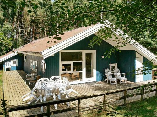 Three-bedroom Holiday Home In Nex� 9