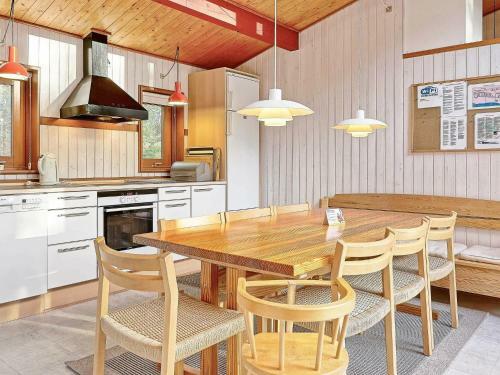 Three-bedroom Holiday Home In Nex� 39