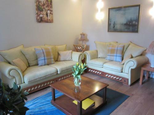 10 Alloway - 5 Star Apartment