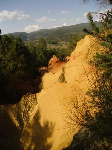 La Colline Des Ocres