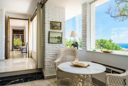Villa Rotonda Sundays