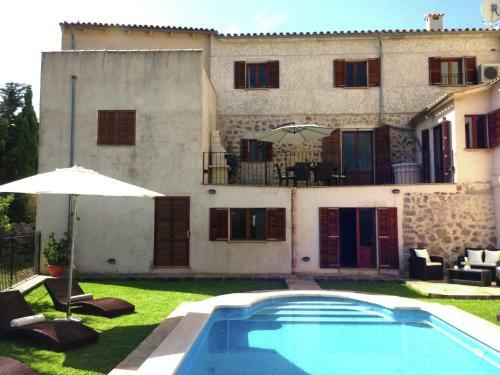 Spacious Holiday Home In Buger Sapin With Private Pool
