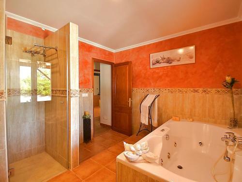 Cozy Mansion With Swimming Pool In Buger Majorca