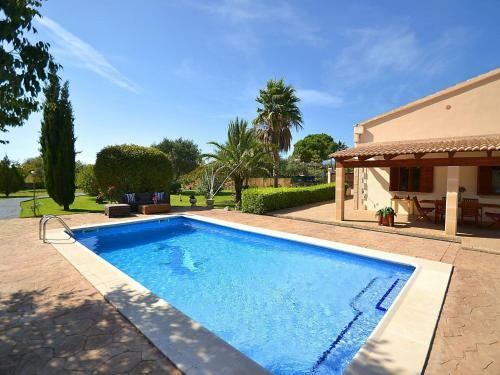 Cozy Mansion With Swimming Pool In Buger Majorca