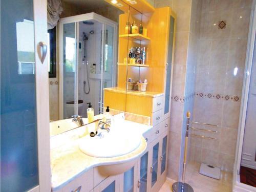 Four-bedroom Holiday Home Caldes De Malavella 0 06