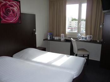 Hotel Kyriad Massy