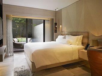 Hotel Boutique Naumi Hotel