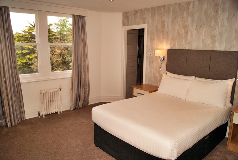 The Cliffeside Hotel