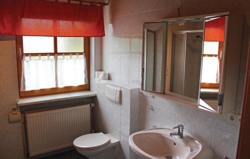Four-bedroom Apartment Flo� 0 03