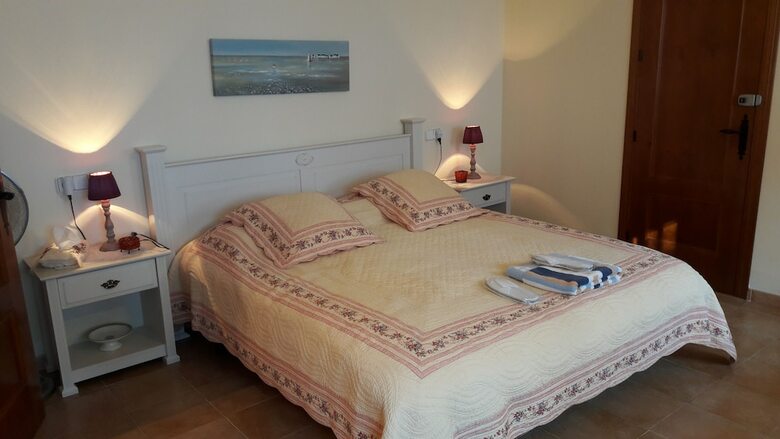 Casa Roble B&B