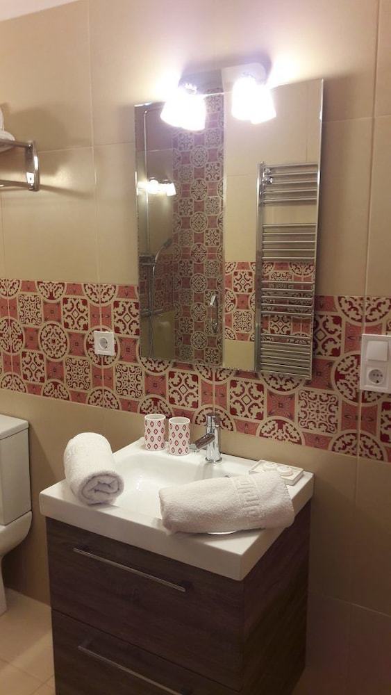 Casa Roble B&B