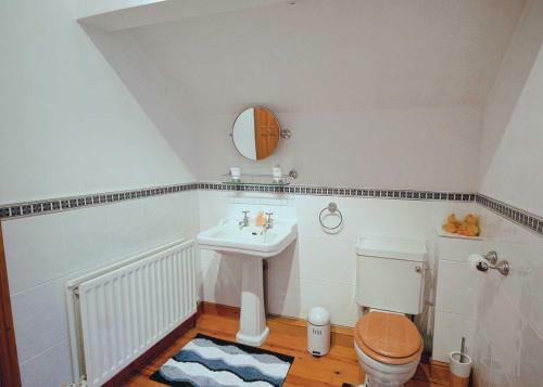 Wisteria Cottage III