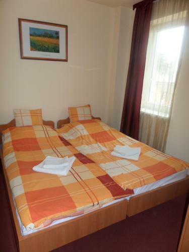 Hostal Minerva Panzi�, �tterem - K�v�z�