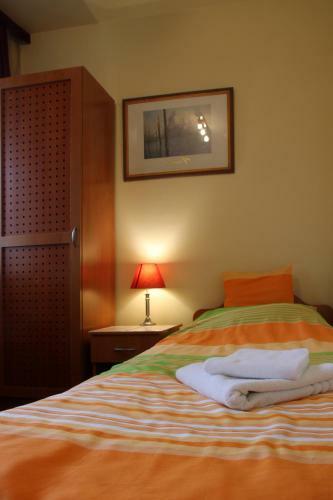 Hostal Minerva Panzi�, �tterem - K�v�z�
