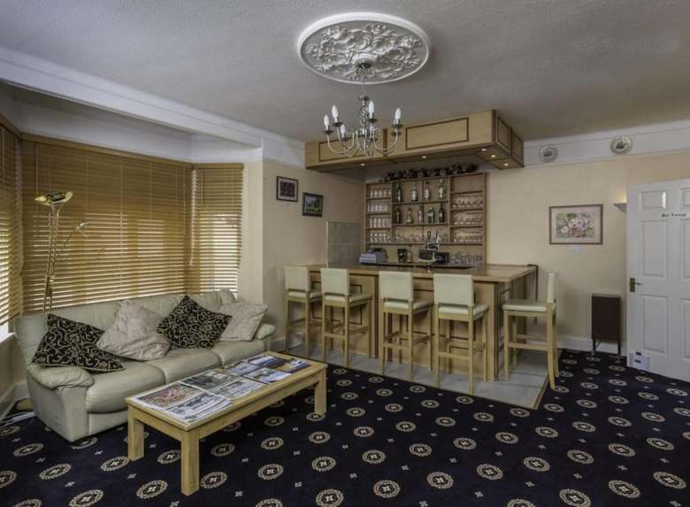 Hostal Lyme Bay House