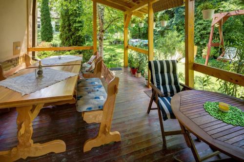 Hostal Bacchus Guesthouse