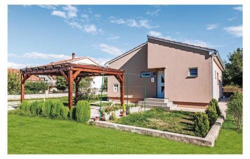 Three-bedroom Holiday Home Petrcane 05