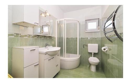 Three-bedroom Holiday Home Petrcane 05