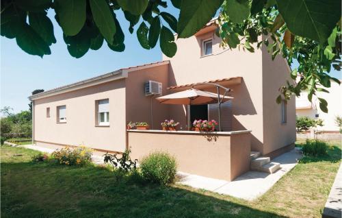 Three-bedroom Holiday Home Petrcane 05