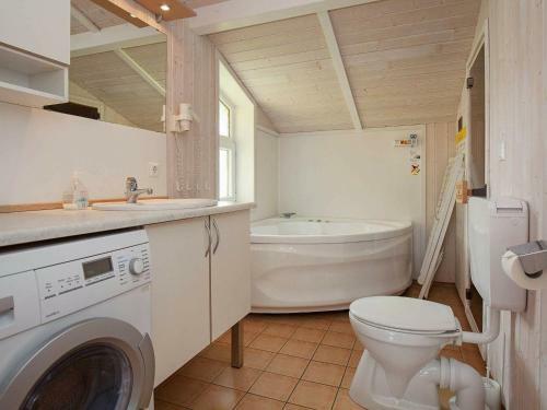 Three-bedroom Holiday Home In Gr�mitz 9