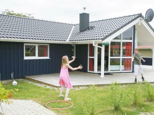 Three-bedroom Holiday Home In Gr�mitz 1