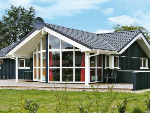 Three-bedroom Holiday Home In Gr�mitz 1