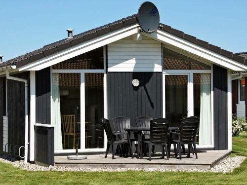 Two-bedroom Holiday Home In Gr�mitz 16