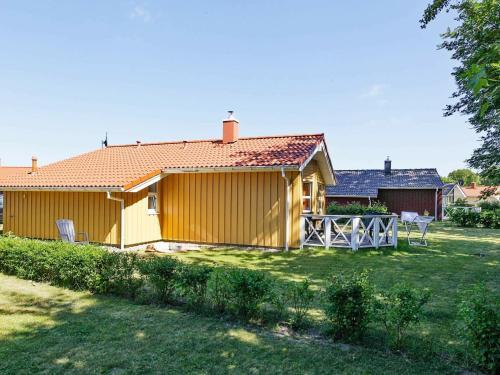 Three-bedroom Holiday Home In Gr�mitz 18