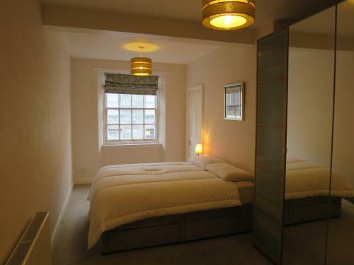 Buccleuch Street Apartment