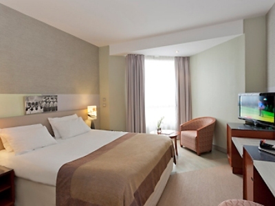 Hotel Mercure Paris Porte De St Cloud