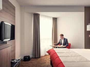 Hotel Mercure Paris Porte De St Cloud