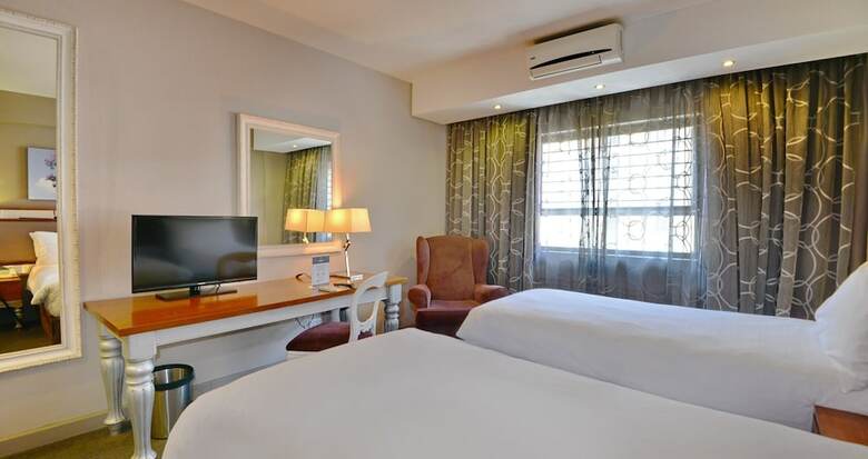 Hotel Protea Manor (.)