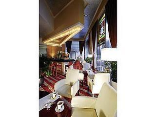 Hotel Mercure On Renmin Square