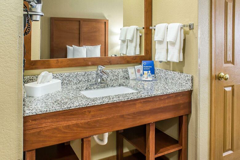 Hotel Comfort Inn & Suites Cedar Rapids North - Collins Road