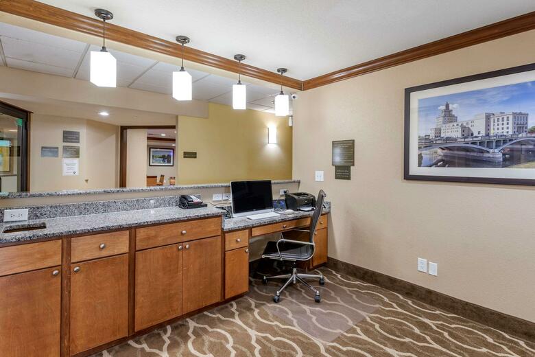 Hotel Comfort Inn & Suites Cedar Rapids North - Collins Road
