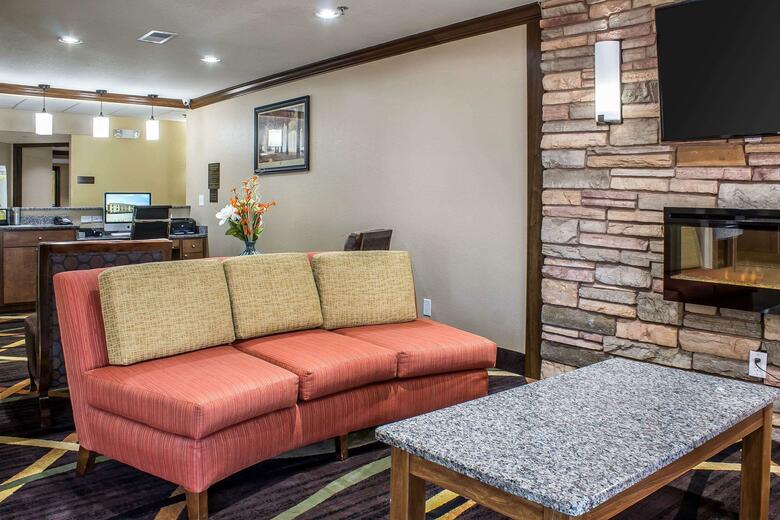 Hotel Comfort Inn & Suites Cedar Rapids North - Collins Road