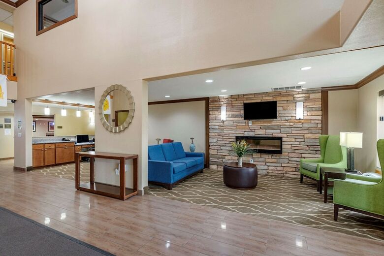 Hotel Comfort Inn & Suites Cedar Rapids North - Collins Road