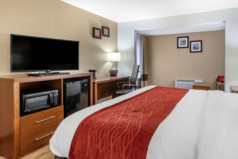 Hotel Comfort Inn & Suites Cedar Rapids North - Collins Road