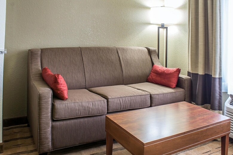 Hotel Comfort Inn & Suites Cedar Rapids North - Collins Road