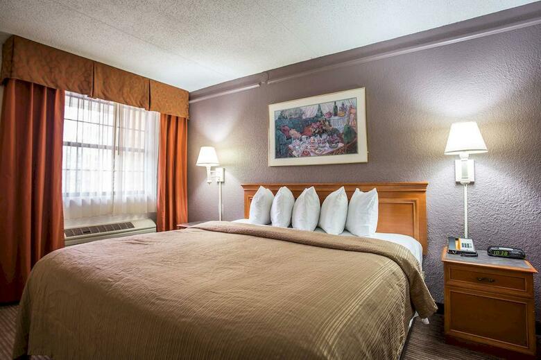Hotel Quality Inn & Suites Charlotte Airport