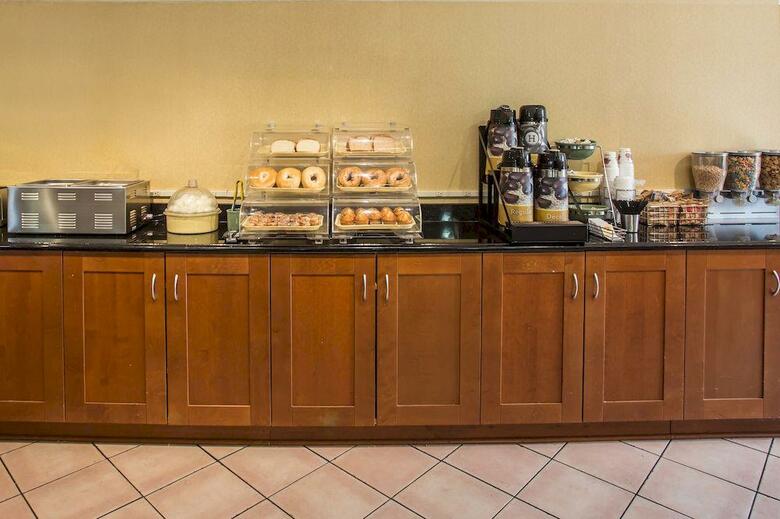 Hotel Quality Inn & Suites Charlotte Airport