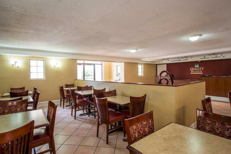 Hotel Quality Inn & Suites Charlotte Airport