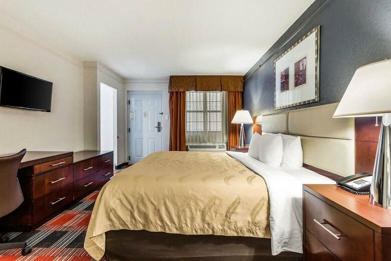Hotel Quality Inn & Suites Charlotte Airport