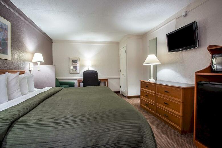 Hotel Quality Inn & Suites Charlotte Airport