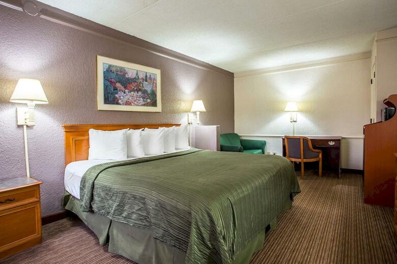 Hotel Quality Inn & Suites Charlotte Airport