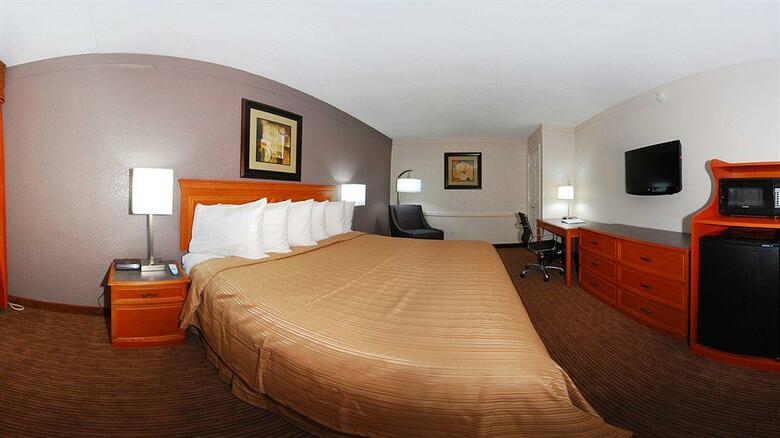 Hotel Quality Inn & Suites Charlotte Airport
