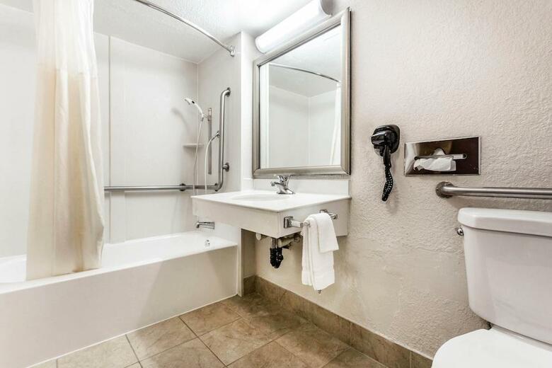 Hotel Quality Inn & Suites Charlotte Airport
