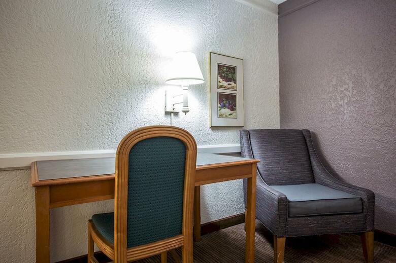 Hotel Quality Inn & Suites Charlotte Airport