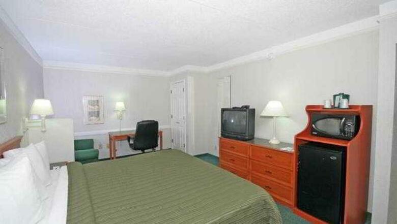 Hotel Quality Inn & Suites Charlotte Airport