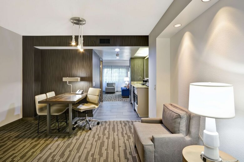 Hotel Embassy Suites Charlotte